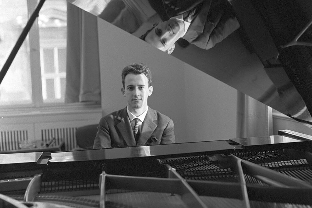 Il pianista italiano Maurizio Pollini. Vienna. 1966 foto in bianco e nero